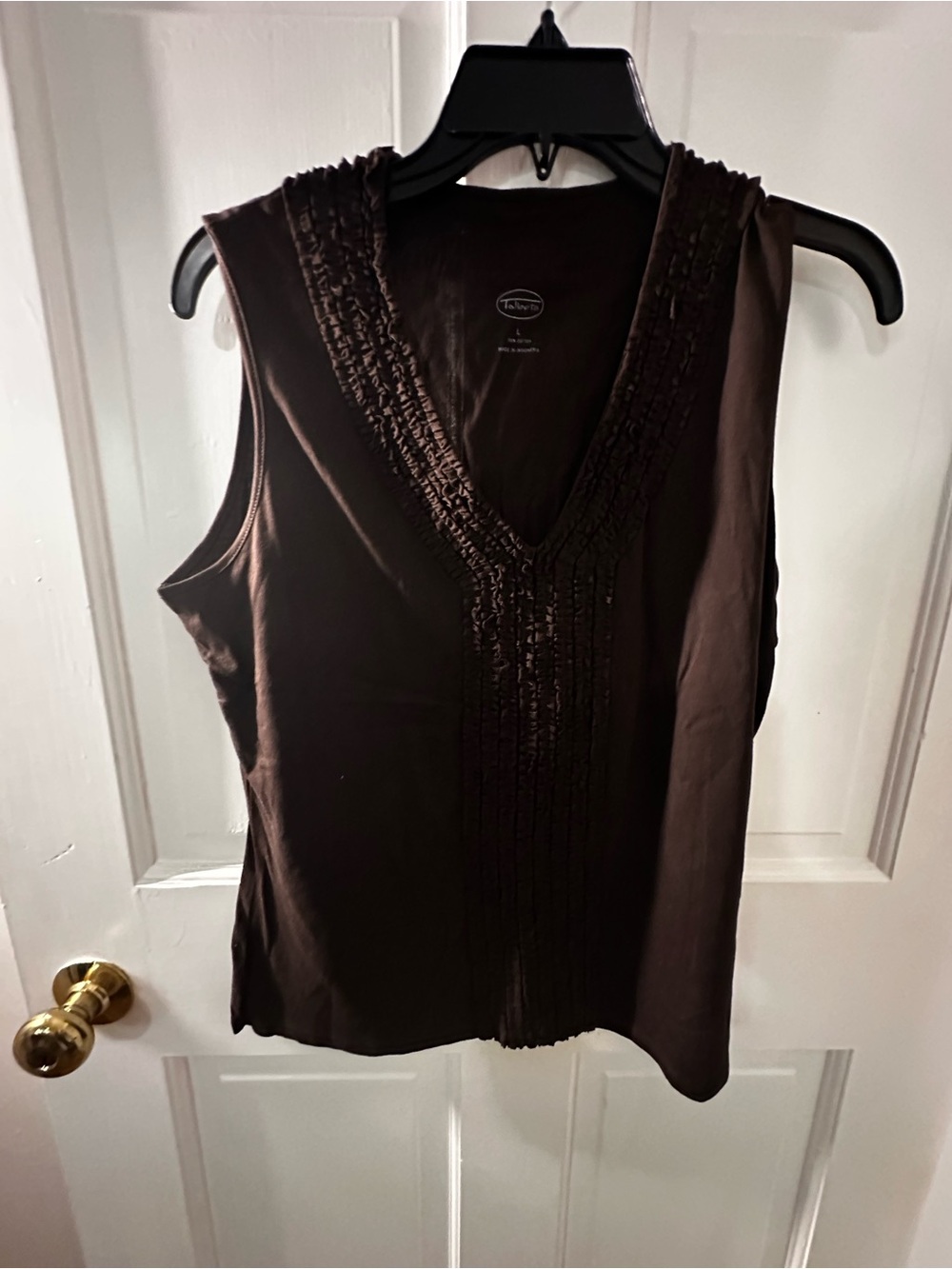 Sleeveless V-Neck Pintuck Women's Top - Brown